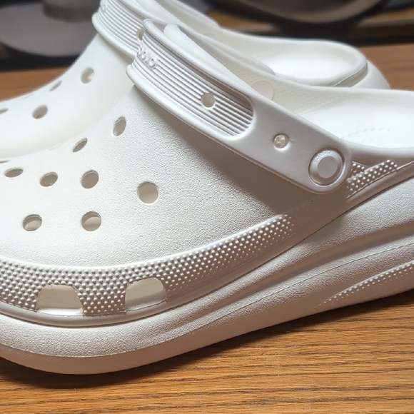 Crocs Platform White Slip-On - Picture 2 of 8